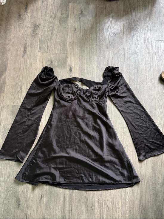 Princess Polly Dresses & Skirts - Princess Polly Black Satin Mini Dress with Sweetheart Bust